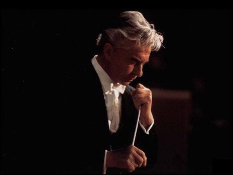Herbert von Karajan deixa a Filarmônica de Berlim
