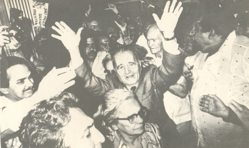 Após oito anos de exílio, Luiz Carlos Prestes volta ao Brasil