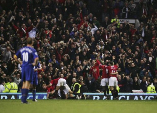 Manchester United derruba invencibilidade do Arsenal