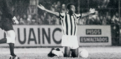 Pelé faz jogo de despedida do Santos