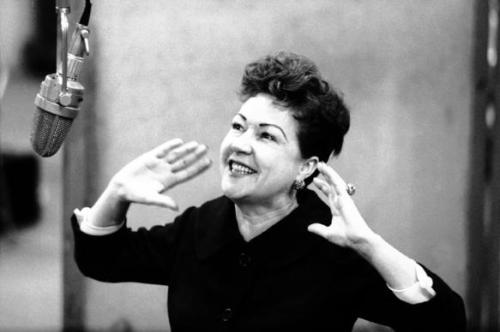 Ethel Merman grava “I Get a Kick Out of You”