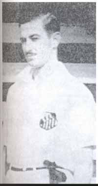 Morre Araken Patusca, ídolo do Santos