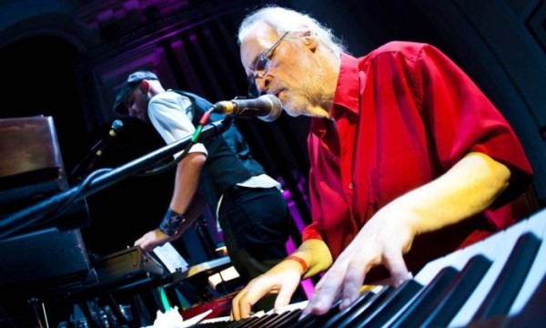 Morre o músico Lincoln Olivetti