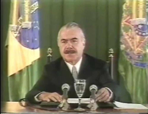 Sarney anuncia o Plano Cruzado