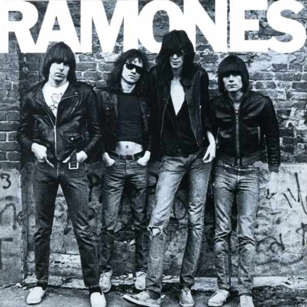 Ramones lançam o primeiro álbum