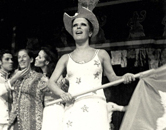 “Falso Brilhante”, de Elis Regina, chega a 100ª apresentação