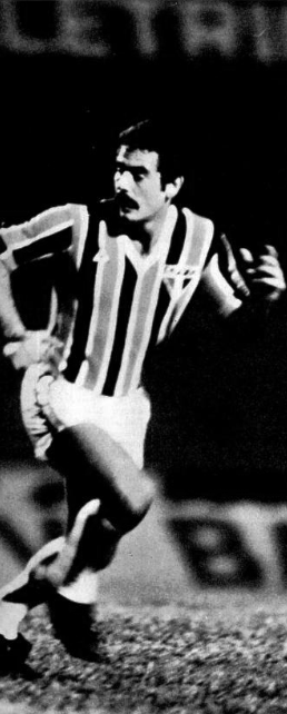 O dia em que Rivellino vestiu a camisa do São Paulo