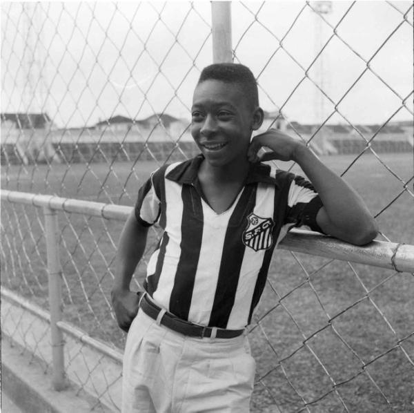 Pelé marca em sua estreia pelo Santos