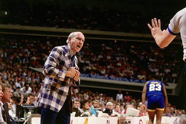 Técnico Jack Ramsay chega a 800ª vitória na NBA