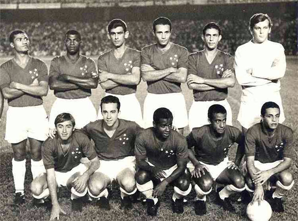 Cruzeiro põe Santos de Pelé na roda e conquista a Taça Brasil